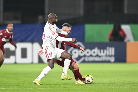 LIVE VIDEO | CFR Cluj - Rapid, ACUM, pe OrangeSport.ro. GOOOL! Cordea face dubla, profitând de gafa lui Aioani