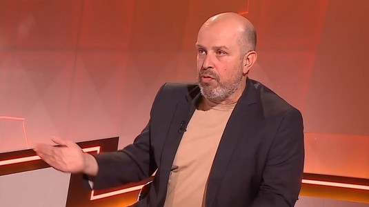 Fotbalistul de la Universitatea Craiova, distrus de Bogdan Cosmescu: ”Cel mai slab. Nu înţeleg de ce joacă”