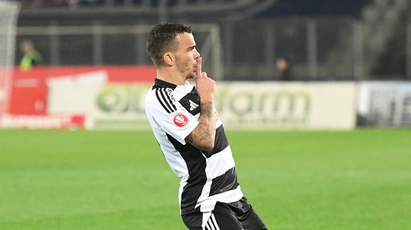 OFICIAL | ”Dinozaurul” rămâne cu ”Şapcă roşie”! Dan Nistor şi-a prelungit contractul cu Universitatea Cluj