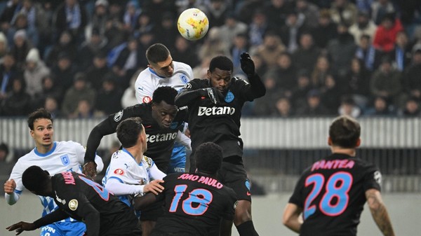 Joyskim Dawa, dorit de un club puternic din străinătate. Ce club a pus ochii pe fundaşul FCSB