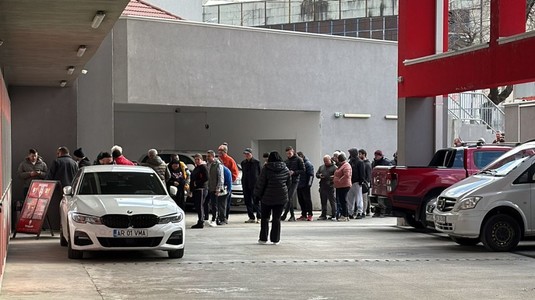 VIDEO | Interes uriaş înaintea meciului crucial din Superliga. SOLD-OUT în mai puţin de două ore