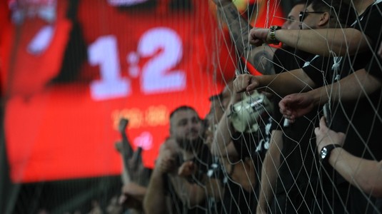 FCSB a fost amendată, pentru comportamentul pe care fanii l-au avut în derby-ul cu Dinamo. Suma pe care trebuie să o plătească fosta campioană