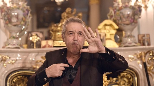 EXCLUSIV | "M-a sunat şi m-a întrebat de cei doi jucători". Dezvăluiri din culise. Cum face Becali transferurile la FCSB