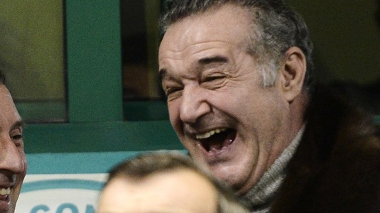 NEWS ALERT | Transfer de ultimă oră realizat de FCSB! Gigi Becali l-a convins, iar fotbalistul a semnat cu roş-albaştrii