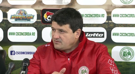 VIDEO | S-a inspirat din Biblie. Cum şi-a motivat Falub jucătorii înaintea meciului cu FCSB: "Eu aşa ştiu. Să încercăm şi noi"