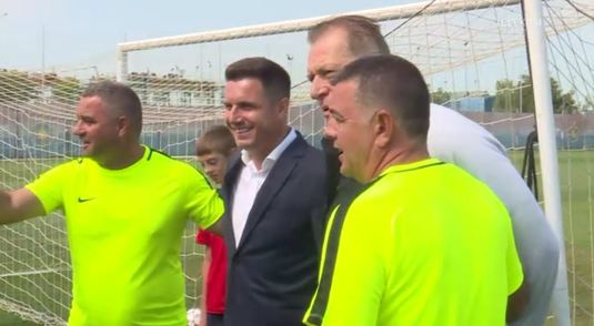 VIDEO | S-a pus deja bine cu fanii. Narcis Răducan, mesaj anti Dinamo: ”Ne modifică poza. Ne pune burtă!” :)