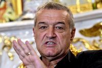 Bătaie ca-n filme în faţa casei lui Gigi Becali. Scandal uriaş în ziua nunţii. Reacţia patronului de la FCSB