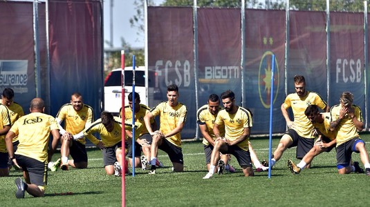 VIDEO | Fotbaliştii FCSB au revenit la antrenament! Cum s-au pregătit Tănase & Co. şi reacţia lui Duckadam: "De ce să alerge în parc?"