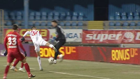 VIDEO Penalty controversat acordat pentru FC Hermannstadt. FCSB a protestat vehement! Reacţia lui Mihai Stoica