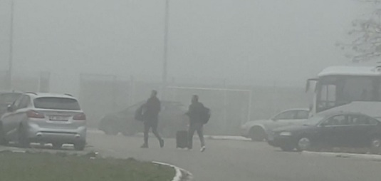 Edi Iordănescu a venit la baza FCSB să-şi ia rămas bun de la jucători. UPDATE | Poliţia, chemată la bază şi la palatul lui Becali. Patronul a anunţat că vinde echipa şi i-a trimis pe suporteri la CSA Steaua
