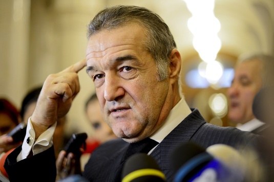 FCSB şi-a găsit un nou "număr 9"! Atacantul adus de Gigi Becali, "alternativa lui Keşeru". Ce poate face vârful descoperit