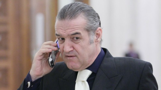 Transfer de ULTIMĂ ORĂ la FCSB. Becali şi-a călcat pe orgoliu şi a pus banii pe masă. Oferta uriaşă făcută pentru fotbalistul care l-a refuzat în vară