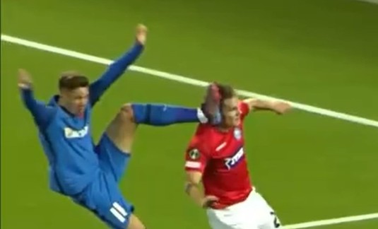 Degringoladă la FCSB! Miculescu a lovit un adversar cu piciorul în cap şi Silkeborg a făcut 3-0 după jumătate de oră | FOTO
