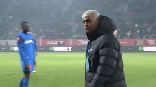 Un fost rapidist îl ironizează pe Leo Strizu după partida cu Farul Constanţa: ”Eu am crezut că e din oamenii ăia pe care îi bagă la pauză să calce în gropi!”