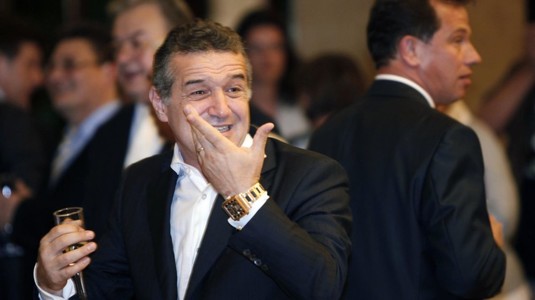 Prima reacţie a lui Becali după ce Dîncu a propus modificarea Legii Sportului. Noi ironii la adresa Stelei: "Ce face dacă promovează? Cine dă bani?"