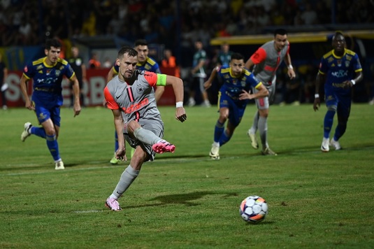 Olaru, replică dură când a fost întrebat de faza penalty-ului: ”Eu să îl forţez? Fault clar. 95 la sută dintre arbitri dădeau”