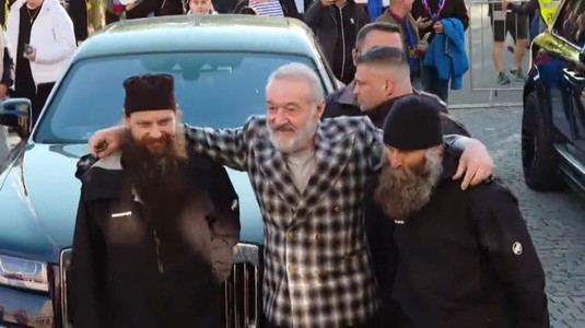 Cele două persoane cu care s-a afişat Gigi Becali la sosirea pe Arena Naţională: “De faţă cu ei promit că aduc Barcelona aici”