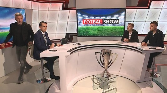 Campionii de la FCSB au venit cu trofeul Superligii în platou şi au dat verdictul despre sezonul pe care l-au avut | VIDEO