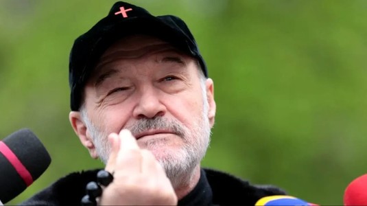 "Sunt praf. Praf şi pulbere. Să vorbească Rotaru şi Şucu". Becali a recunoscut că este depăşit de situaţia FCSB-ului