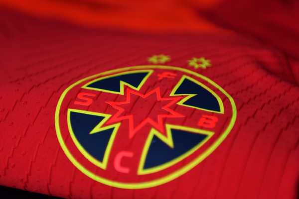 Liber spre FCSB: "Trebuie să scoată bani din buzunar dacă vrea să-l transfere!". Cine e jucătorul