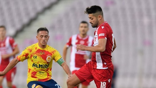 Doi fotbalişti sosiţi în vară, trecuţi pe linie moartă la Dinamo! Rednic: "Nu m-au convins". Alţi jucători au ajuns în lot după ce "au făcut vizita medicală"