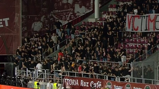 Coregrafia cu care dinamoviştii n-au fost lăsaţi să intre pe Stadionul Rapid! Ce ar fi văzut fanii "vişinii". Galeria alb-roşie a părăsit stadionul