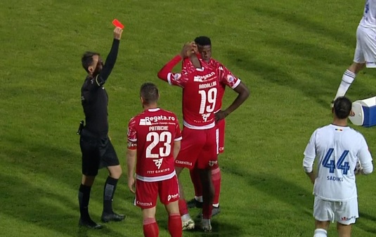 VIDEO | Abdallah, repriză de coşmar în FC Botoşani - Dinamo. Penalty ratat şi eliminat. L-a umplut de sânge pe Benzar, după o intrare violentă