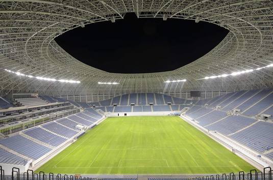 Galerie FOTO | Noul stadion din Craiova este gata! Cum arată noaptea arena din Bănie