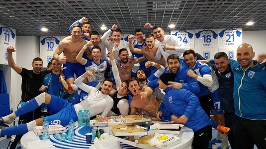 VIDEO | Cum au petrecut oltenii la vestiare după succesul cu Dinamo. Mangia le-a făcut cinste cu pizza!