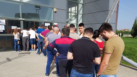 #VulcanulDePeOblemenco | La Craiova se vând deja bilete pentru meciul cu FCSB de pe 14 mai!