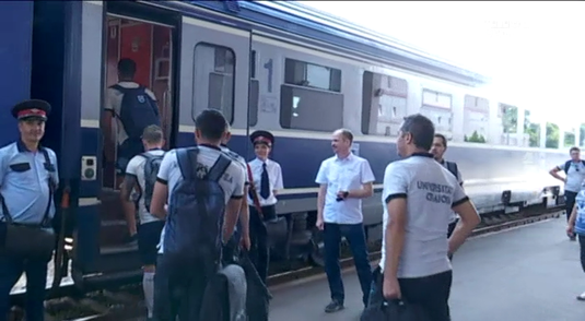 VIDEO | Nu s-au învăţat minte! Oltenii au venit cu trenul la Bucureşti pentru meciul cu Dinamo. Ce s-a întâmplat la precedentele vizite de acest gen