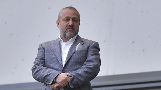 Concluzia lui Victor Piţurcă: “Nimeni nu va fi bun la Craiova”. Acuzaţii la adresa lui Mihai Rotaru: ”Face totul tacit pe la spatele antrenorului, vorbeşte cu jucătorii”