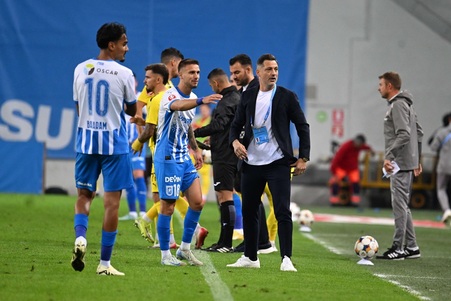 ”Nu suntem nici proşti, nici orbi”. Rădoi, discurs aprins după remiza cu scandal de la Craiova - Dinamo: ”Roşu doar lui Bancu e greşit”