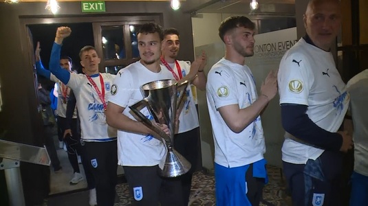 FOTO&VIDEO | Petrecere până dimineaţa la Universitatea Craiova! Cele mai tari imagini cu echipa şi Mihai Rotaru