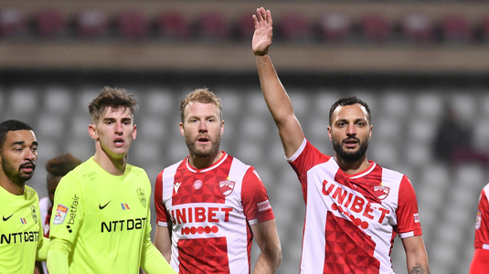 VIDEO | CFR Cluj - Dinamo 1-0. Campioana se impune cu greu, deşi ”câinii” au jucat în nouă oameni aproape o oră