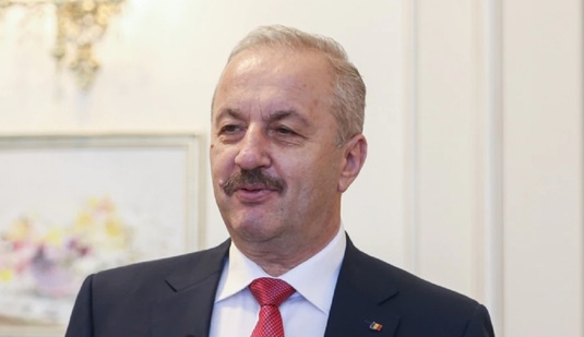 Vasile Dîncu a luat parte la petrecerea de titlu a CFR-ului. Ironii la adresa ministrului: ”A fost la serviciu, nu?”