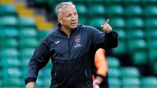 Armenii l-au impresionat pe Dan Petrescu. Antrenorul lui CFR Cluj, comparaţie inedită: "Au venit cu charter. Stau la un hotel, au rezervat 41 de camere"