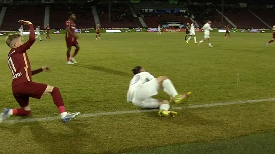 Cartonaş roşu ”evitat” de CFR Cluj împotriva lui FC Argeş! Panduru, scandalizat de o nouă decizie eronată: ”Foarte periculoasă intrare” | EXCLUSIV