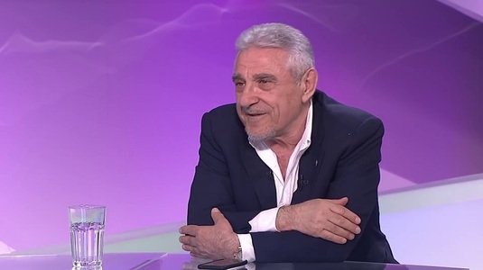 Gică Popescu îi dă replica lui Giovanni Becali, în urma comentarilor sale despre relaţia dintre Rednic şi Hagi. ”Îşi dă cu părerea, dar nu ştie nimic din ce e la club”