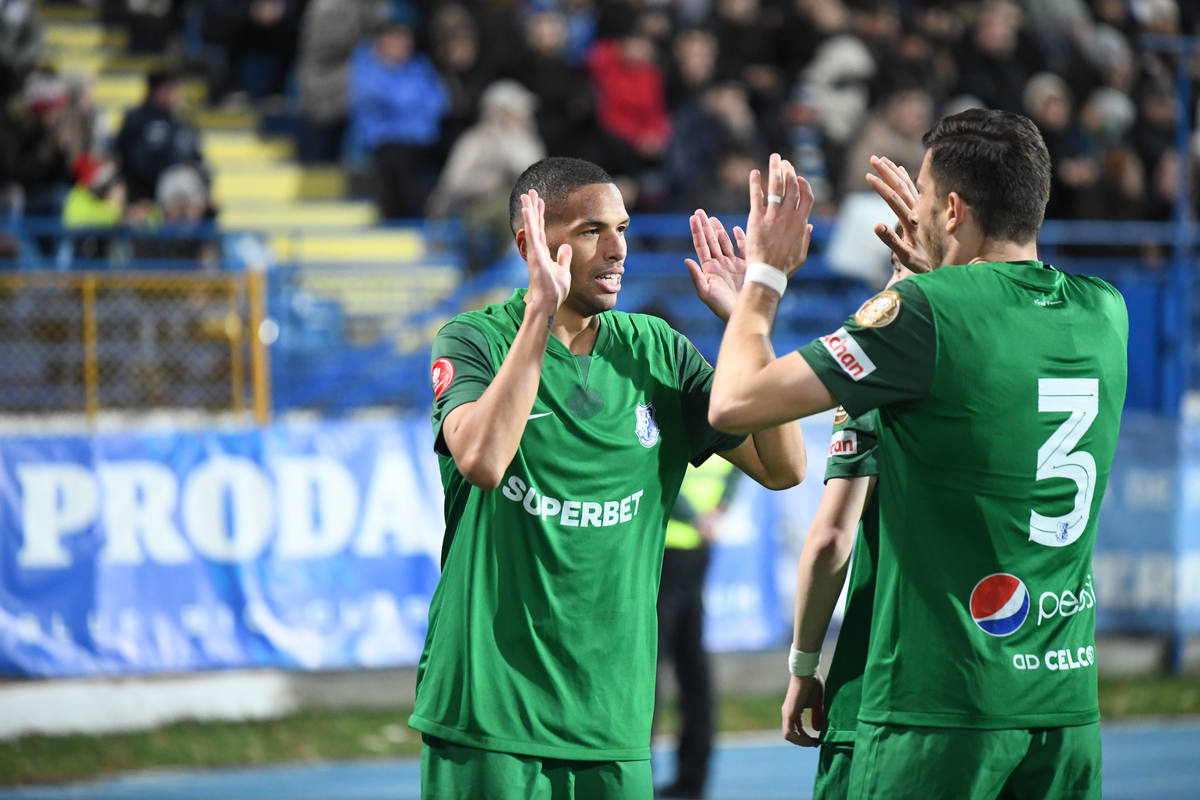 Viitorul 2-1 Poli Iasi  Echipa lui Gica Hagi se distanteaza in