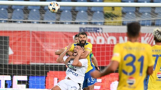 Reacţii categorice după deciziile controversate de arbitraj din Botoşani - Farul: ”Asta e o prostie!”