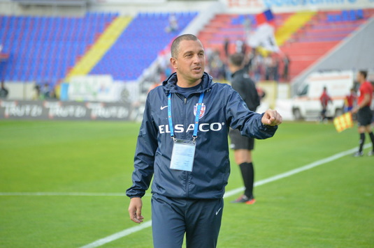 Costel Enache îl critică dur pe Colţescu: ”Eu îmi cert jucătorii şi el mă dă afară, mai inventează şi penalty pentru Iaşi”