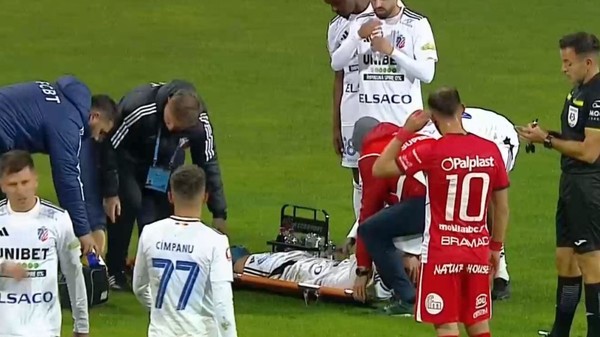 Lovitură grea pentru Ilaş. Fotbalistul liderului Botoşani şi-a rupt ligamentul colateral intern. Cât stă pe bară după operaţie