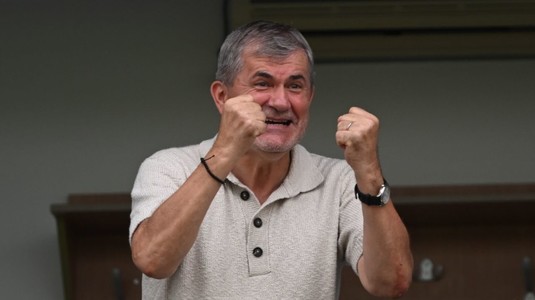”Penibil. Ruşine mare!”. Valeriu Iftime a făcut praf arbitrajul şi a prins aripi după egalul cu Rapid: ”Nu ne bate nimeni. Chiar suntem o echipă bună!”