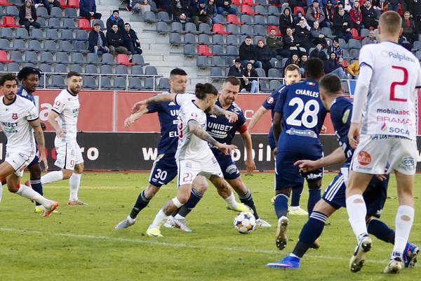 ”Nu arătăm absolut nimic”. Cei de la Botoşani iau în calcul chiar şi un play-out de coşmar: ”Sperăm să nu retrogradăm”