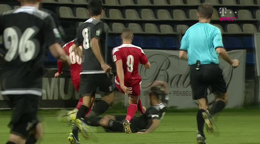 VIDEO | Nikolic, intrări criminale în meciul cu Astra! A scăpat fără roşu, după un cot în figură şi un picior în cap