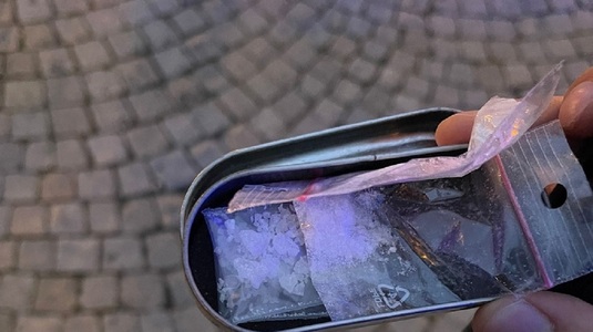 Dinamo - Oţelul. Obiecte pirotehnice şi substanţe interzise găsite în autocarele suporterilor de la Galaţi. Precizări oficiale ale Jandarmeriei Capitalei | FOTO
