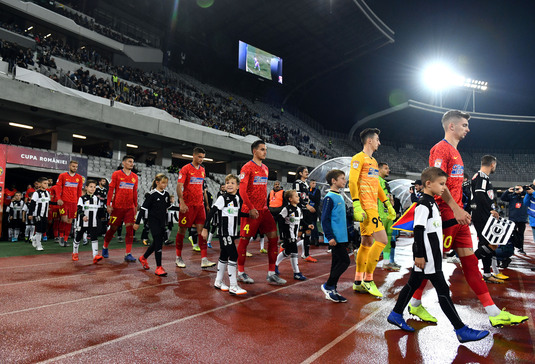 VIDEO FCSB a trecut cu emoţii de U Cluj în optimile de finală ale Cupei României. Tănase a ratat un penalty, iar Vlad a fost eroul roş-albaştrilor