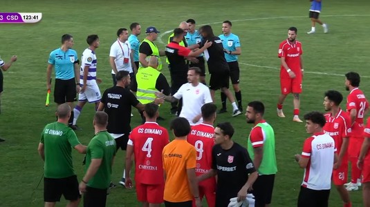 Scandal de proporţii în Poli Timişoara - CS Dinamo. Alexa a cedat nervilor şi a "sărit" la arbitru. Bratu şi-a împins jucătorii: "Vin ăştia după noi"