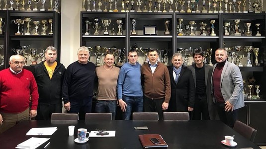 FOTO | Turneul lui Ionuţ Lupescu prin ţară continuă. Candidatul la şefia FRF a ajuns la Arad, alături de doi foşti fundaşi de top ai naţionalei României